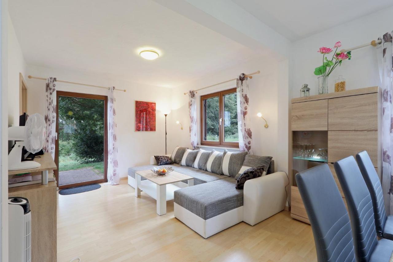 Seepark Kirchheim Ferienhaus Bei Vera Mit Sauna Luaran gambar