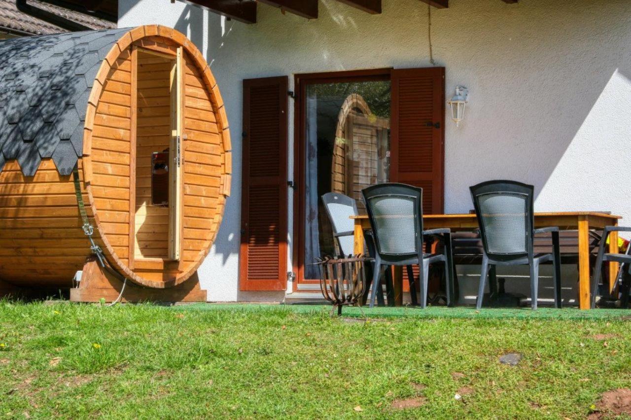 Seepark Kirchheim Ferienhaus Bei Vera Mit Sauna Luaran gambar