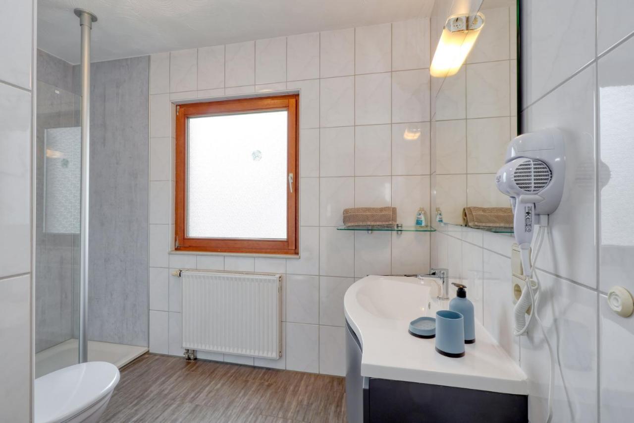 Seepark Kirchheim Ferienhaus Bei Vera Mit Sauna Luaran gambar