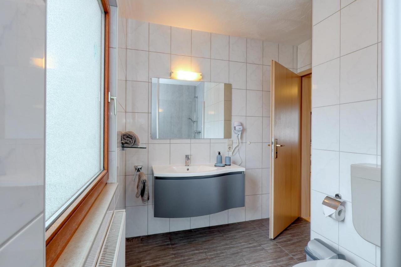 Seepark Kirchheim Ferienhaus Bei Vera Mit Sauna Luaran gambar