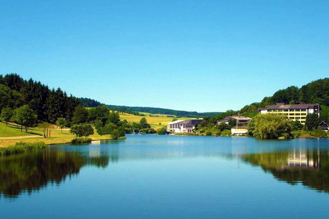Seepark Kirchheim Ferienhaus Bei Vera Mit Sauna Luaran gambar